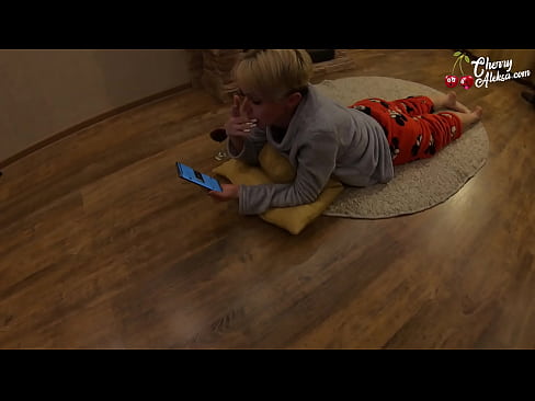 ❤️ Hullu blondiin imeb tohutut munni ja hüppab selle peal - anaalseksiga ❤️❌ Pornovideo at us ☑
